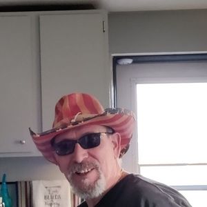 Meet your Posher, Chrissy